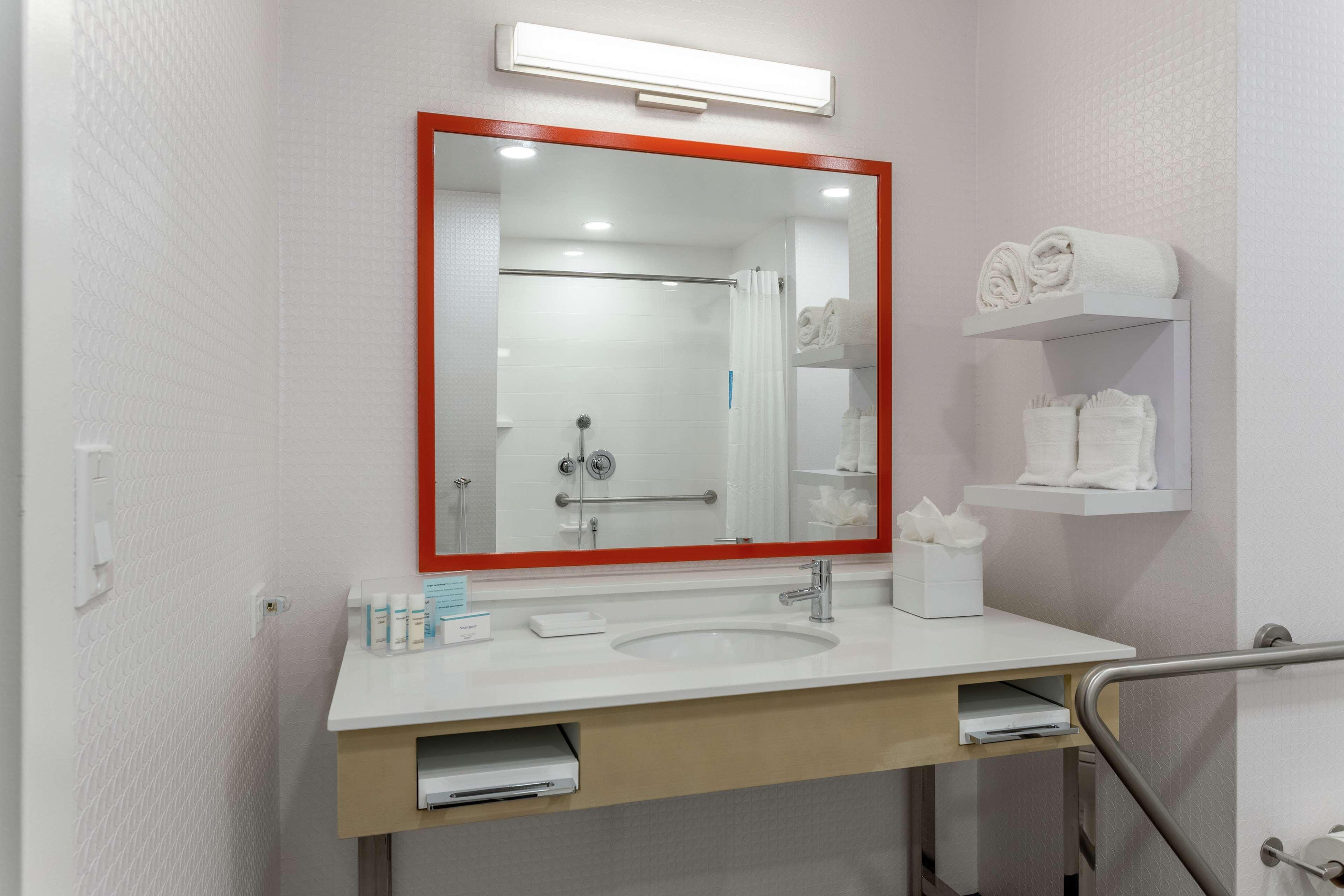 Hampton Downtown-city Center Hotel 3*