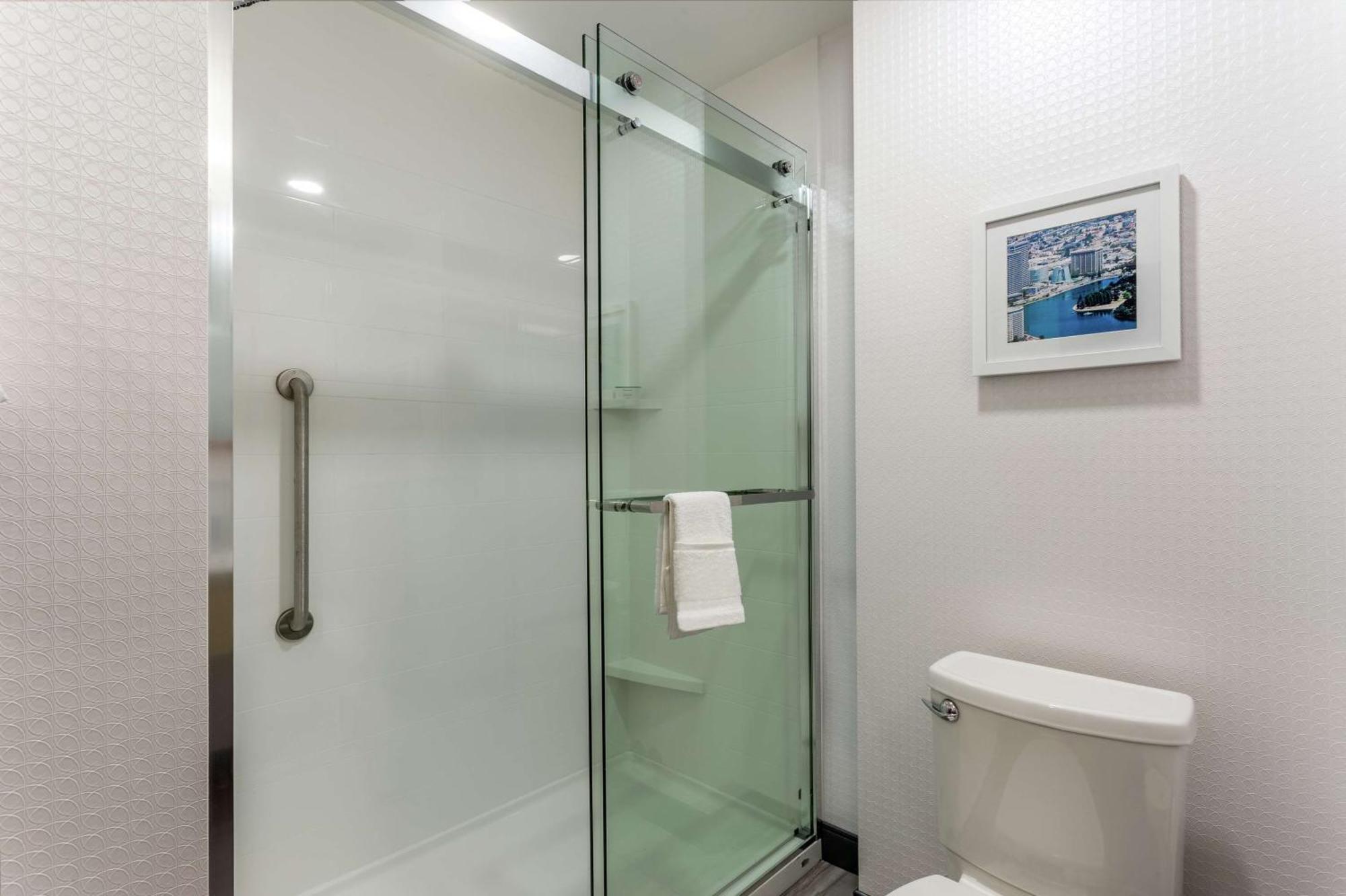 Hampton Downtown-city Center 3*