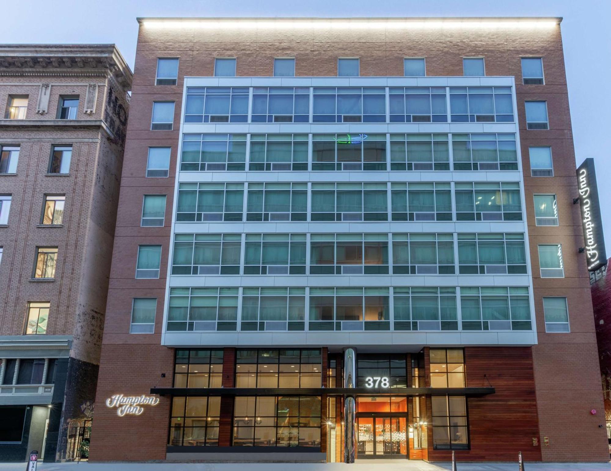Hampton Downtown-city Center 3*