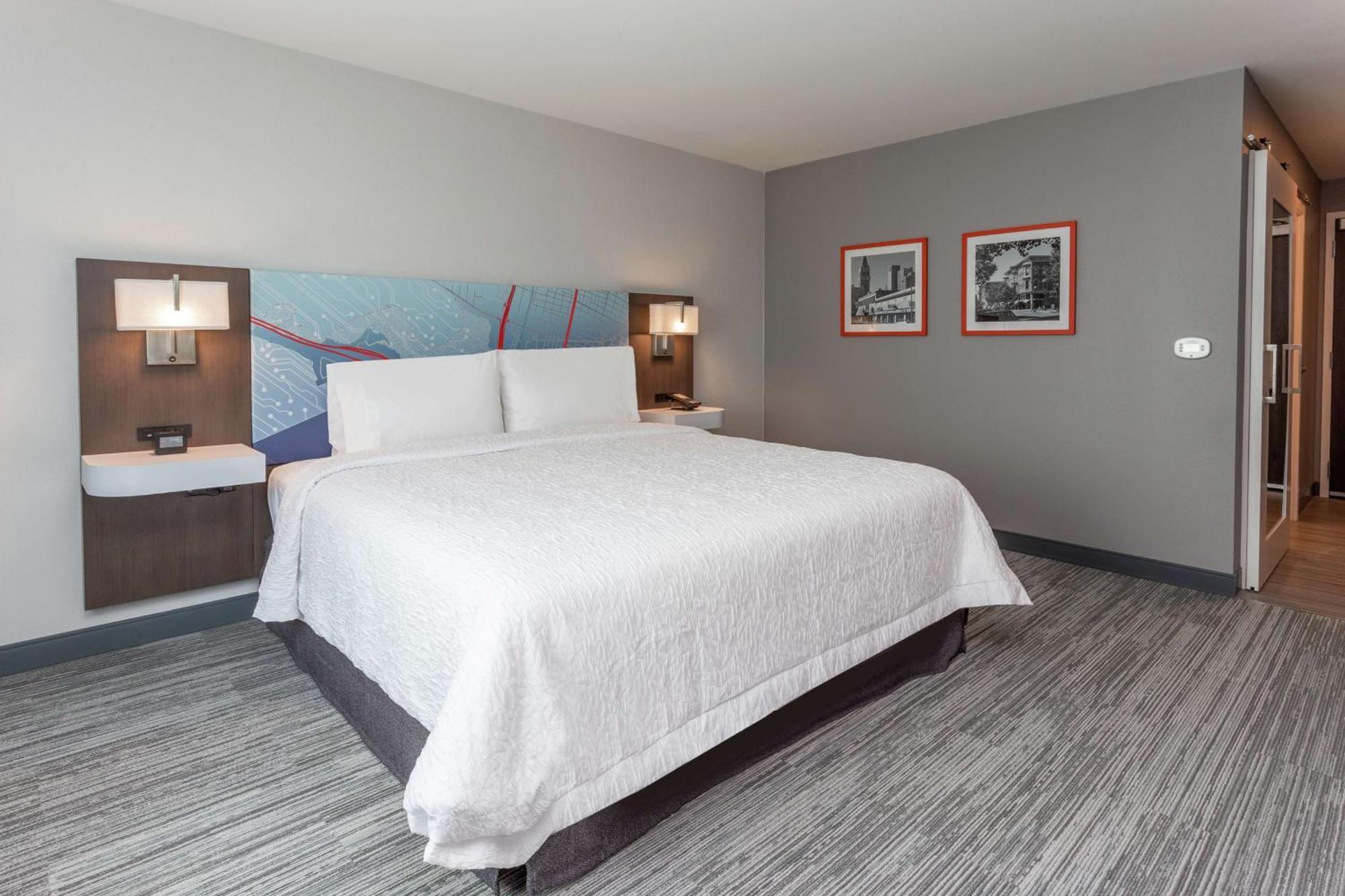 Hampton Downtown-city Center Hotel 3*