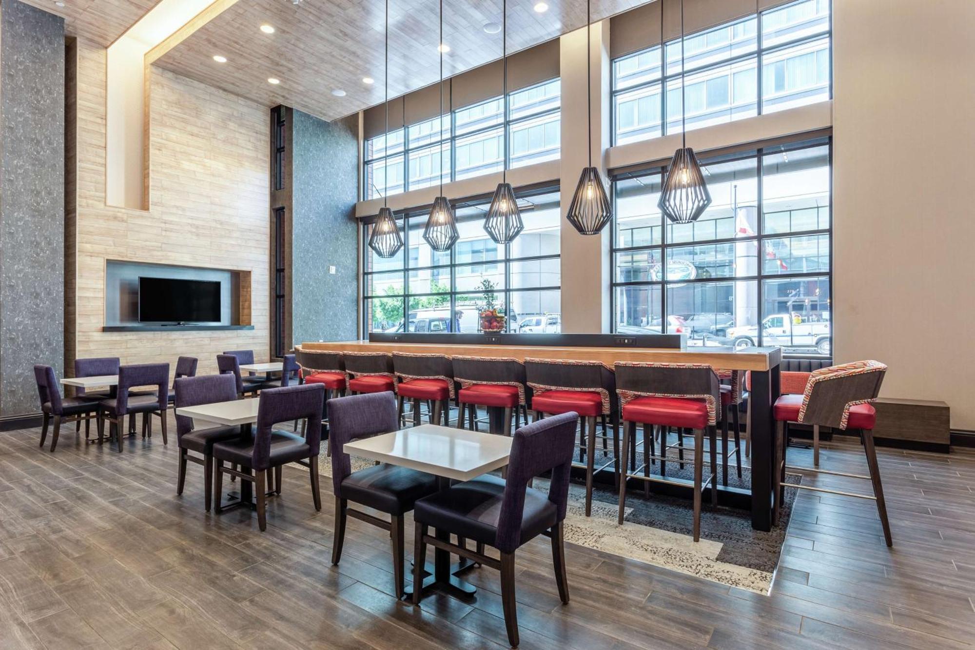 Hotel Hampton Downtown-city Center 3*